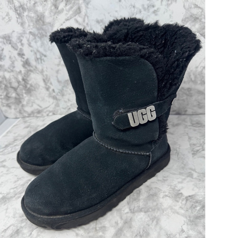 UGG Classic Short Logo Zip Black Suede Sheepskin Boots rare Womens 8